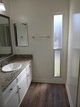 837 Amigos Way in Newport Beach, CA - Foto de edificio - Building Photo