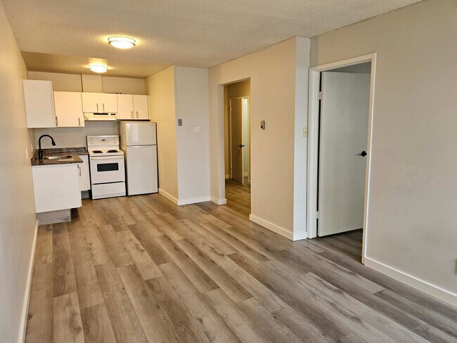 Wellington Arms in Edmonton, AB - Building Photo - Floor Plan