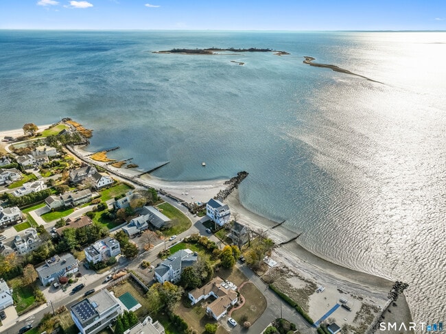 14 Cockenoe Dr in Westport, CT - Building Photo - Building Photo