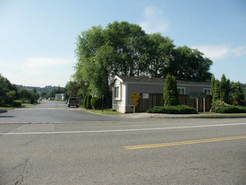 Auburn Green Mobile Park Apartments