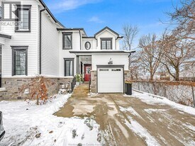 322 Ramsay St in Amherstburg, ON - Building Photo