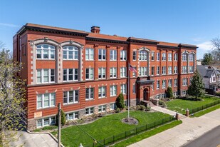 722 W Delavan Ave in Buffalo, NY - Building Photo