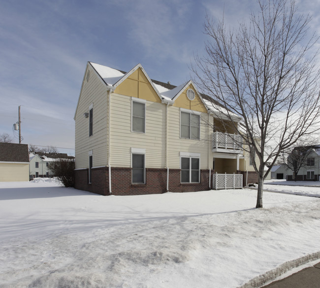 Grace Plaza Apartments in Omaha, NE - Building Photo - Building Photo