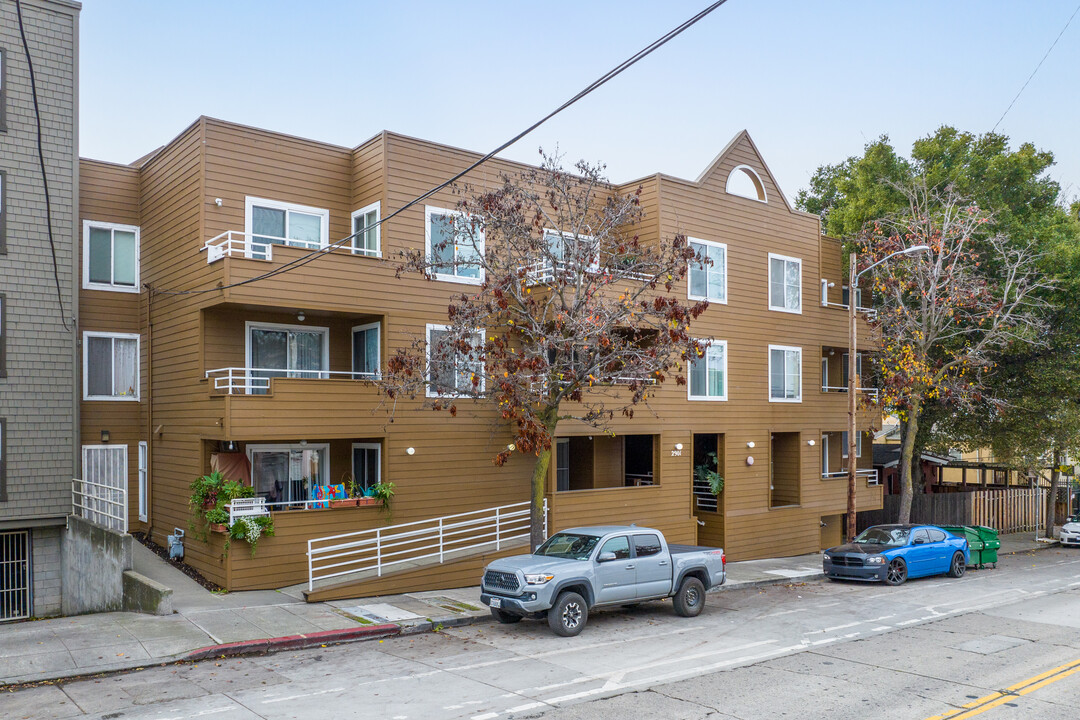 2901 MacArthur Blvd in Oakland, CA - Foto de edificio