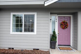 2030 Brookhurst St in Medford, OR - Foto de edificio - Building Photo