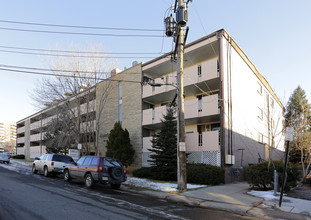 Camelot Apartments in Denver, CO - Building Photo - Building Photo