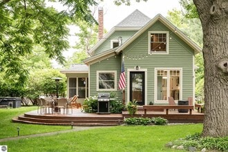 828 Washington St in Traverse City, MI - Building Photo - Building Photo