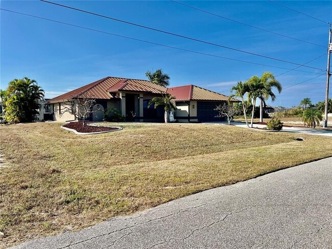 426 NW 37th Pl in Cape Coral, FL - Building Photo - Building Photo