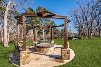 529 Chippendale Dr in Heath, TX - Foto de edificio - Building Photo