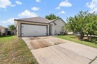 217 Moonstone Dr in Jarrell, TX - Building Photo - Building Photo