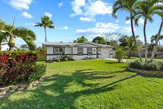 4780 SE Bayshore Terrace in Stuart, FL - Foto de edificio - Building Photo