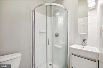 528 S 13th St in Philadelphia, PA - Building Photo - Building Photo