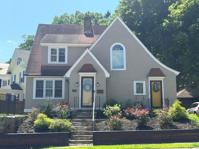 property at 860 Pleasant St