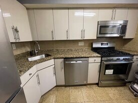 141 Beaconsfield Rd, Unit 20 in Brookline, MA - Building Photo