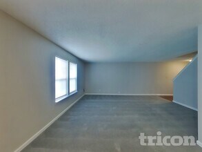 121 Winterwood Dr in Greenwood, IN - Foto de edificio - Building Photo