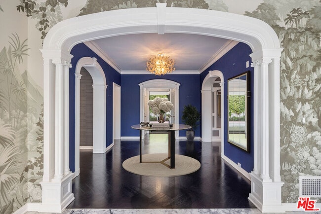 10350 W Sunset Blvd in Los Angeles, CA - Building Photo - Building Photo