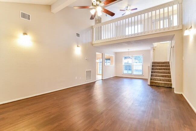 17103 Spruce Run Dr in Spring, TX - Foto de edificio - Building Photo