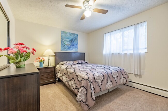 Bellevue House Apartments in Cincinnati, OH - Building Photo - Interior Photo