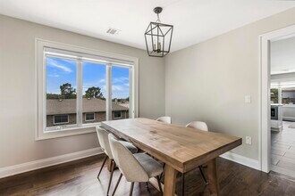 499 Sunset Terrace in Ridgefield, NJ - Building Photo - Building Photo