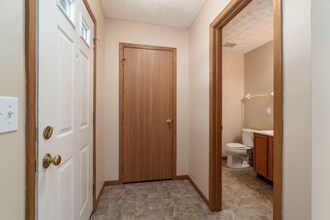 135 Saratoga St in Delaware, OH - Foto de edificio - Building Photo