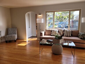 297 San Anselmo Ave N in San Bruno, CA - Building Photo - Building Photo