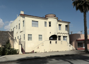 2121 Long Beach Blvd in Long Beach, CA - Building Photo - Building Photo