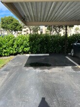 5701 Camino Del Sol in Boca Raton, FL - Building Photo - Building Photo