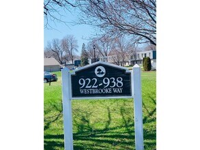 932 Westbrooke Way in Hopkins, MN - Building Photo - Building Photo