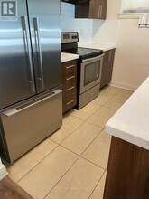 100 Dufay Rd in Brampton, ON - Building Photo - Building Photo