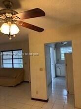 541 Blue Heron Dr in Hallandale Beach, FL - Building Photo - Building Photo