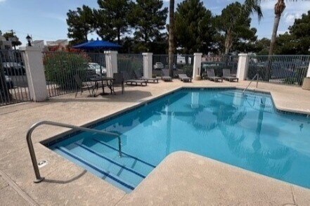 Desert Springs in Tucson, AZ - Building Photo