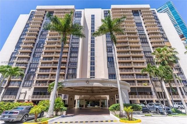 property at 1450 Brickell Bay Dr