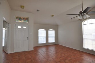 4700 St Thomas Pl in Fort Worth, TX - Foto de edificio - Building Photo