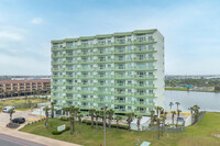 Ocean Grove Condominiums in Galveston, TX - Foto de edificio - Building Photo