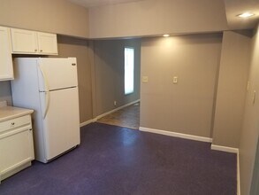 401 E Washington St in Champaign, IL - Building Photo - Building Photo
