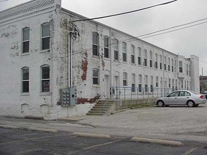 Sanders Flats in Muncie, IN - Building Photo - Building Photo