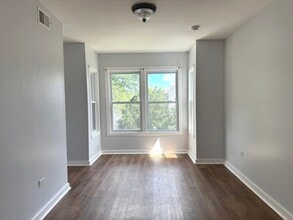 1632 N Fairfield Ave in Chicago, IL - Building Photo - Building Photo