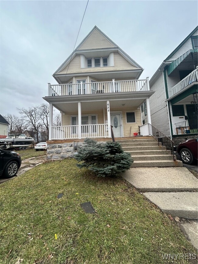 625 E Utica St in Buffalo, NY - Building Photo - Building Photo