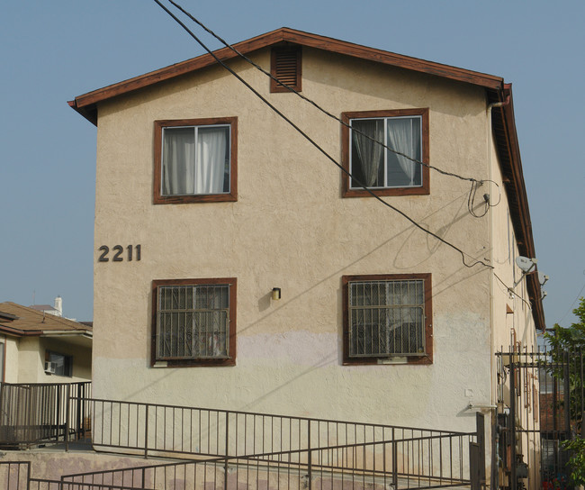 2211 Court St in Los Angeles, CA - Building Photo - Building Photo