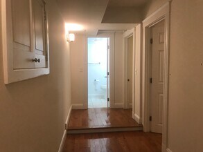 104 Warren St, Unit C in Boston, MA - Building Photo - Building Photo