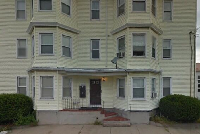 355 Nash Rd in New Bedford, MA - Building Photo