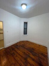 500 W 48th St in New York, NY - Building Photo - Building Photo