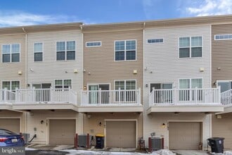 7105 Rowlock Aly in Calverton, MD - Building Photo - Building Photo