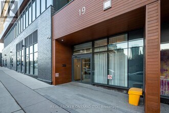 19 Western Battery Rd in Toronto, ON - Building Photo - Building Photo