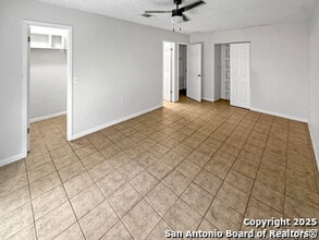 5718 Sun Rdg St in San Antonio, TX - Building Photo - Building Photo