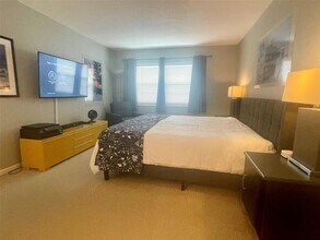 2500 NE 48th Ln, Unit 605 in Fort Lauderdale, FL - Building Photo - Building Photo
