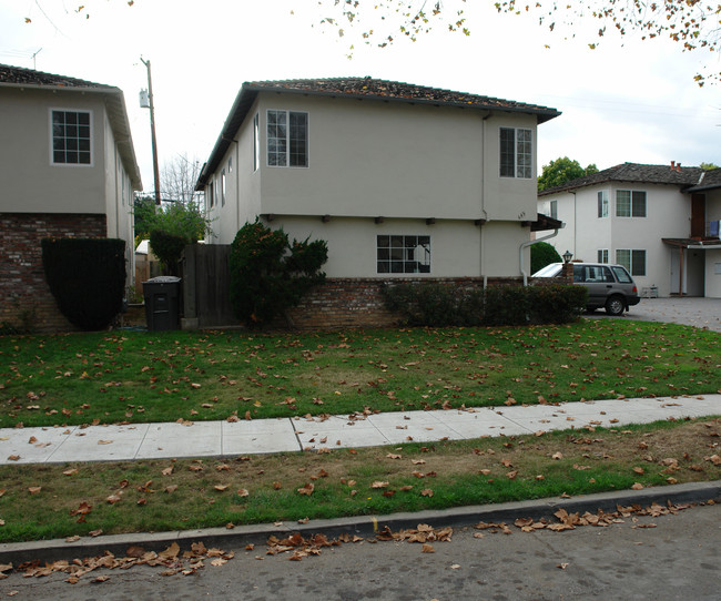 643 Fairmont Ave in Mountain View, CA - Building Photo - Building Photo