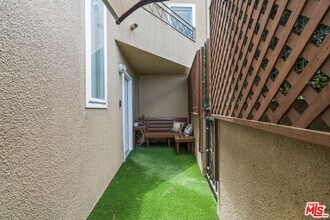 1744 10th St in Santa Monica, CA - Building Photo - Building Photo
