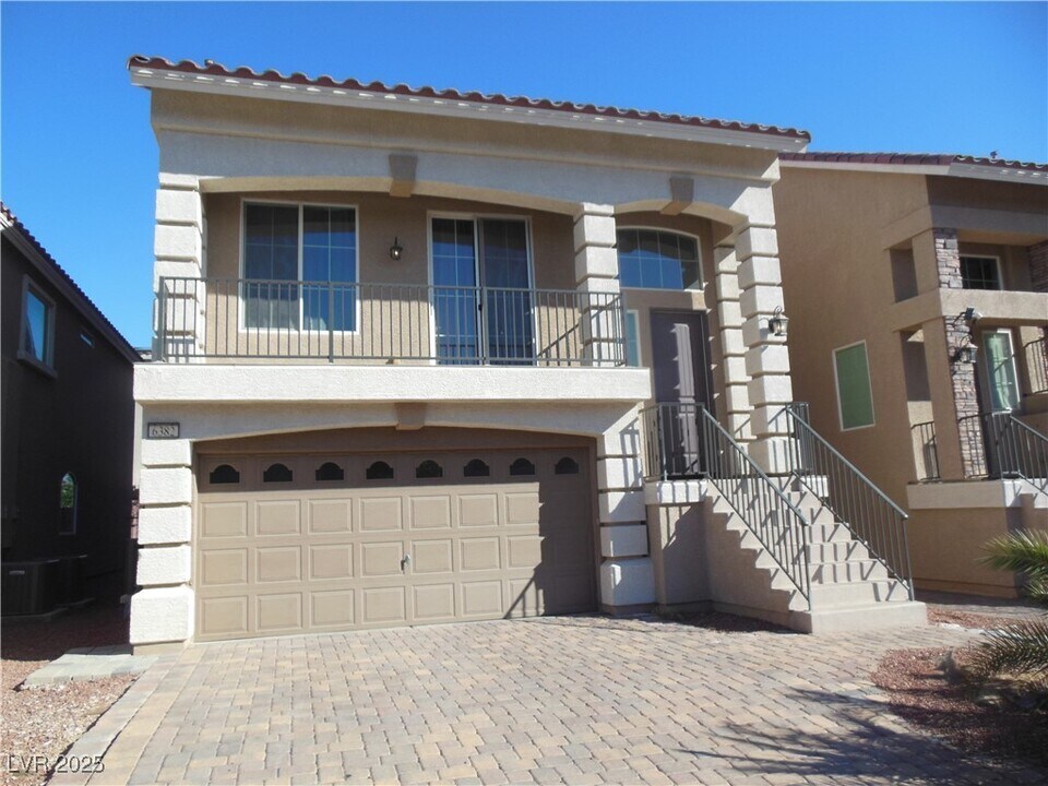 6382 Jackson Spring Rd in Las Vegas, NV - Building Photo