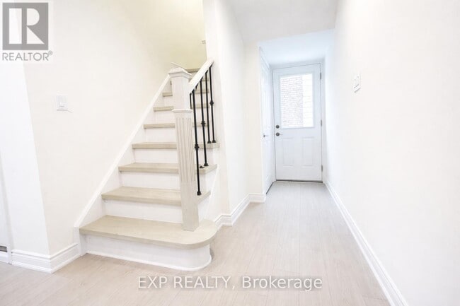 384 Westwood Dr in Kitchener, ON - Building Photo - Building Photo